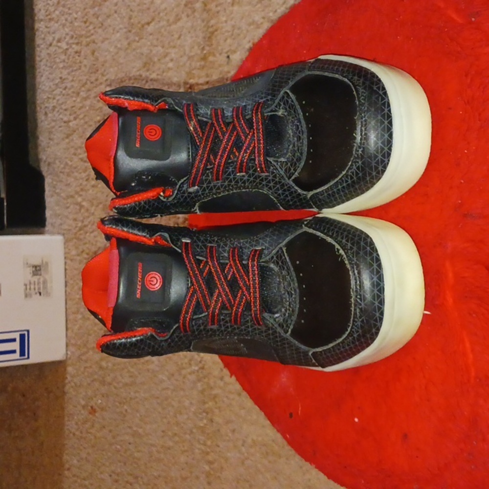 SKECHERS SZ 5